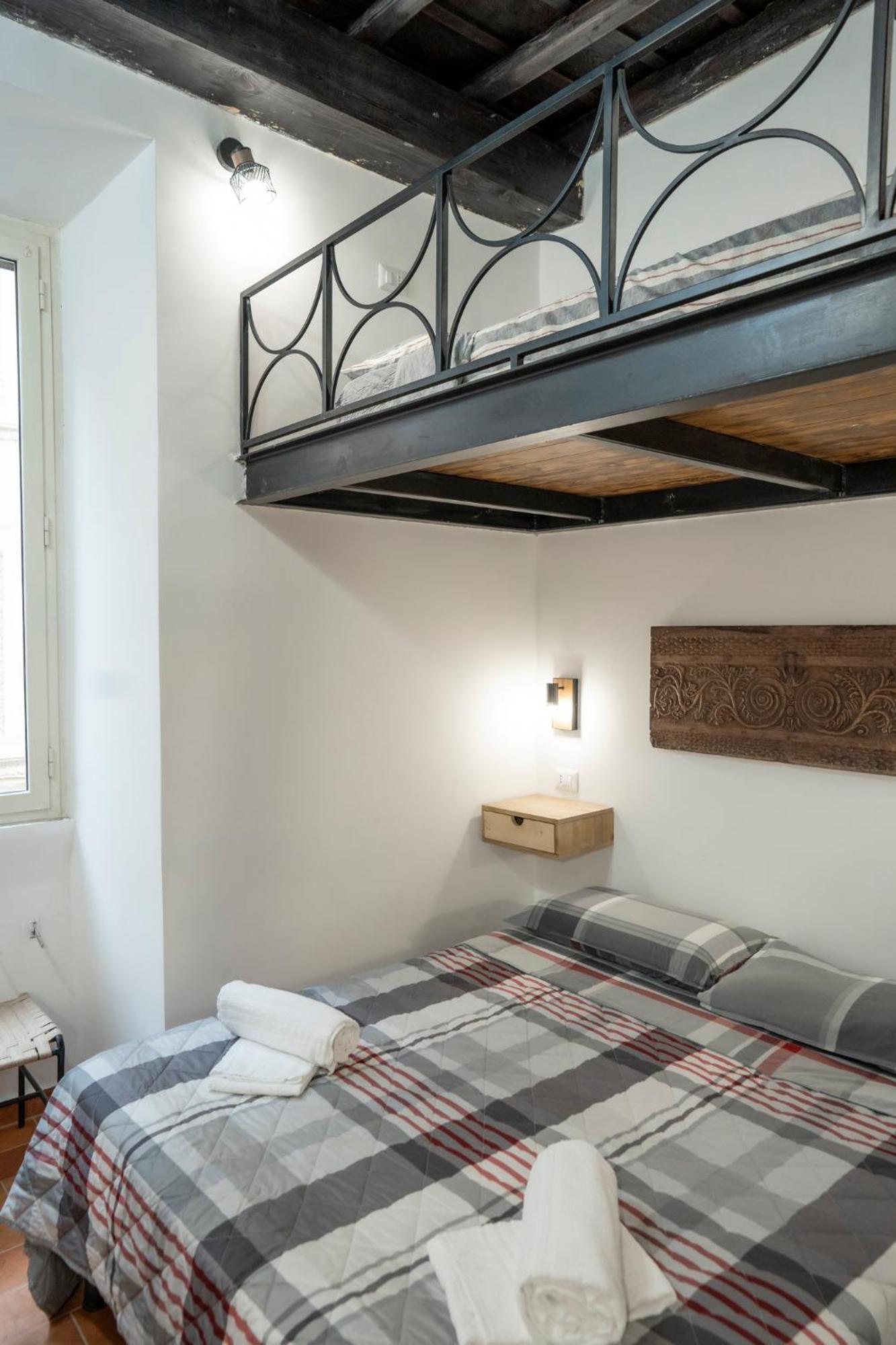 Domus Capocci - Rione Monti * Rom