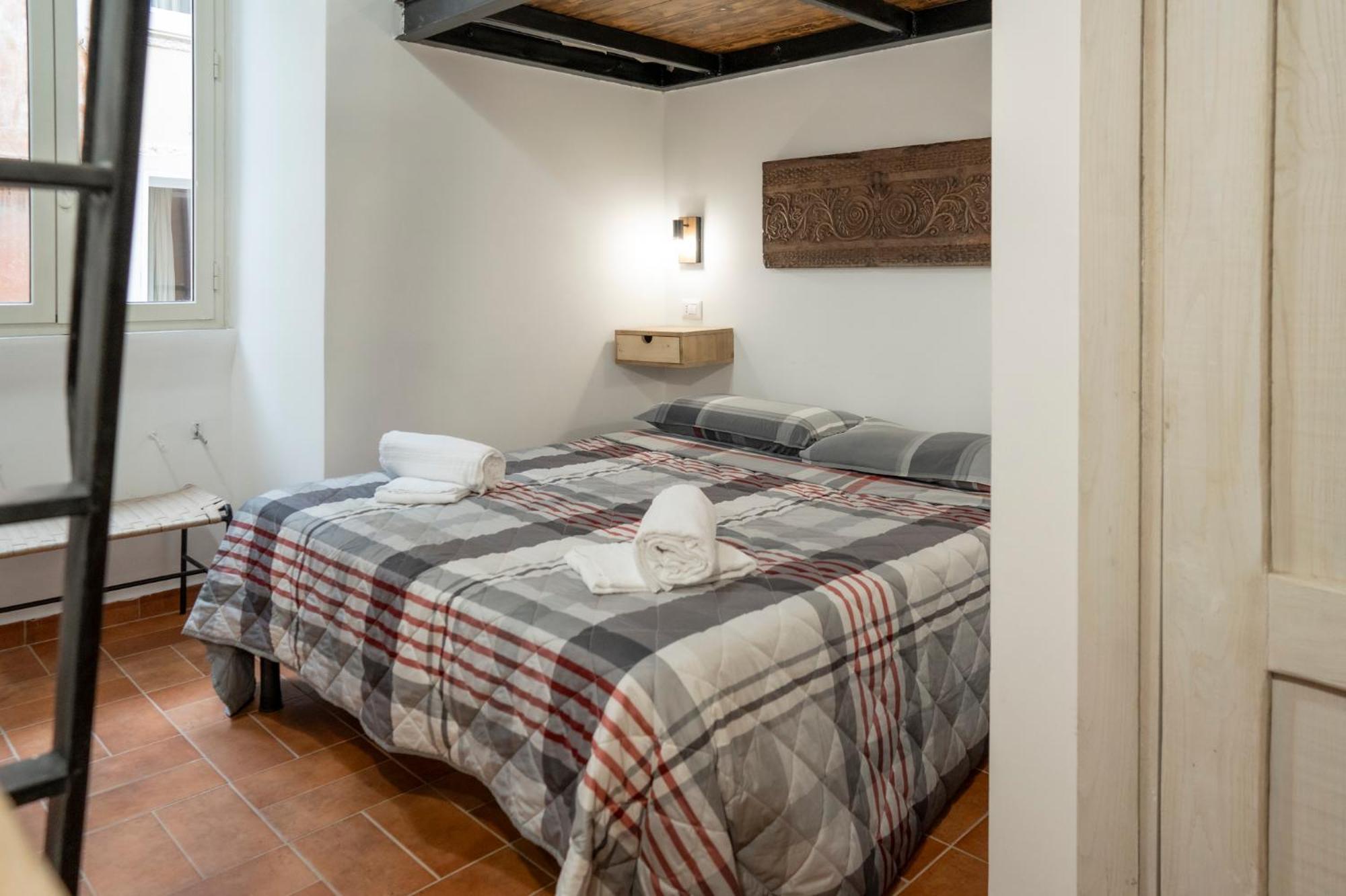 Domus Capocci - Rione Monti * Rom